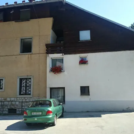 Apartma Goran * Kropa